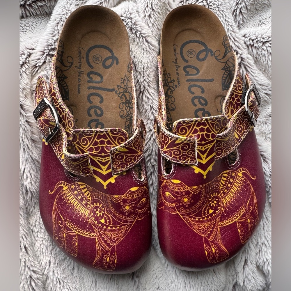 Calceo YELLOW MOZAIC PATTERNED AND PURPLE/MARRON  ELEPHANT PATTERNED CLOGS